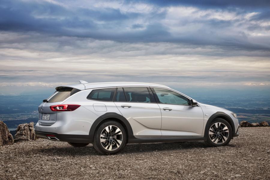  Opel Insignia Country Tourer Turbo 4x4 2017 года  (фото 27 из 44)